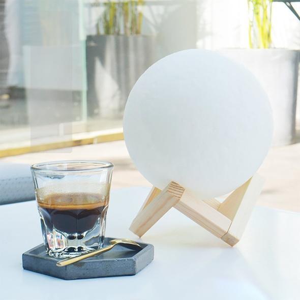 THE MOON LAMP
